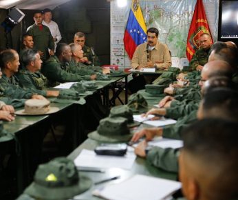Presidente-Nicolás-Maduro-junto-al-Alto-Mando-Militar