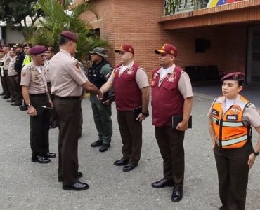 photo_5120745596011613555_y