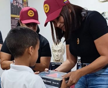 photo_5157012213959691338_w